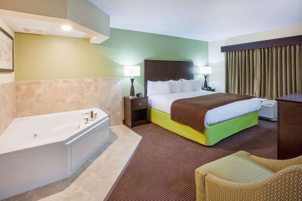 Americinn By Wyndham Hartford Wi Habitación foto